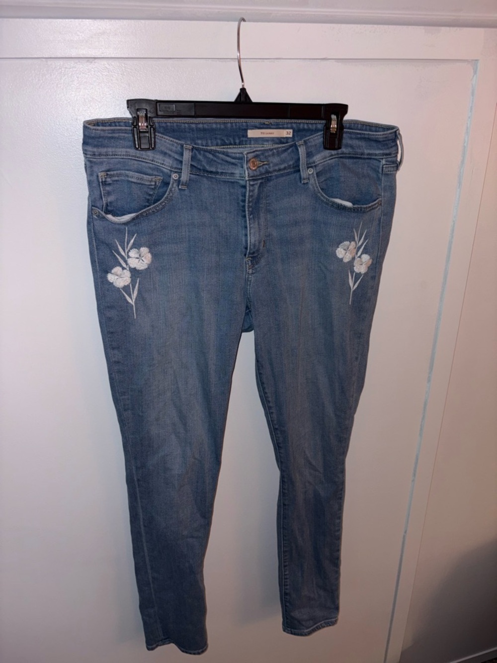 Light Wash Skinny Jeans with White Floral Embroidery